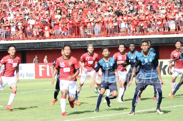 Pertandingan Grup G Piala AFC 2018 antara Bali United dan Yangon United di Stadion Kapten I Wayan Dipta , Gianyar, Selasa (13/2/2018).