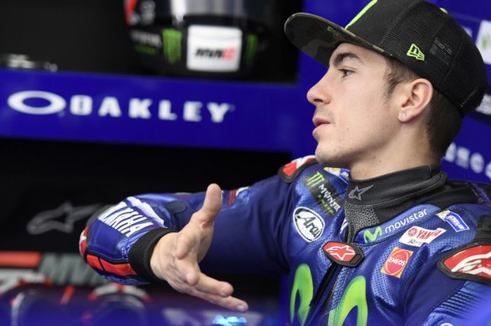 Pebalap tim Movistar Yamaha, Maverick Vinales, bersiap untuk sesi latihan bebas MotoGP Valencia, Jumat (10/11/2017).