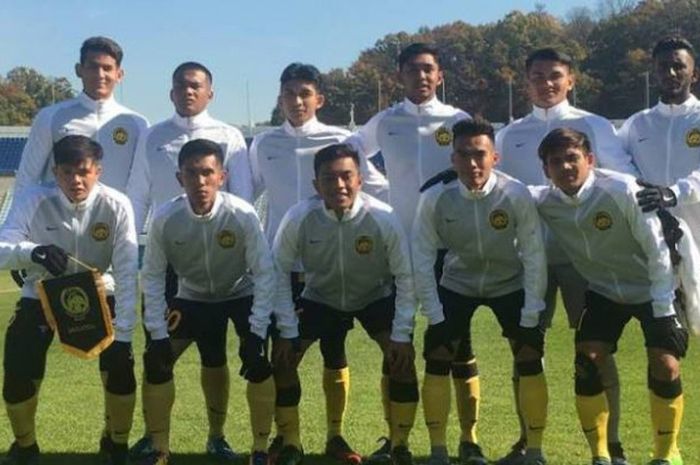 Pemain timnas U-19 Malaysia berpose sebelum menghadapi timnas U-19 Timor Leste pada laga perdana Grup F Kualifikasi PIala Asia U-19 2018 di Paju Stadium, Korea Selatan, Selasa (31/10/2017) siang. 