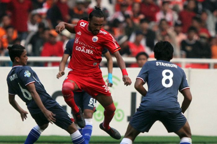 Aksi gelandang Persija Jakarta, Rohit Chand, pada laga kontra Persela Lamongan, di Stadion Utama Gelora Bung Karno (SUGBK), Selasa (20/11/2018).