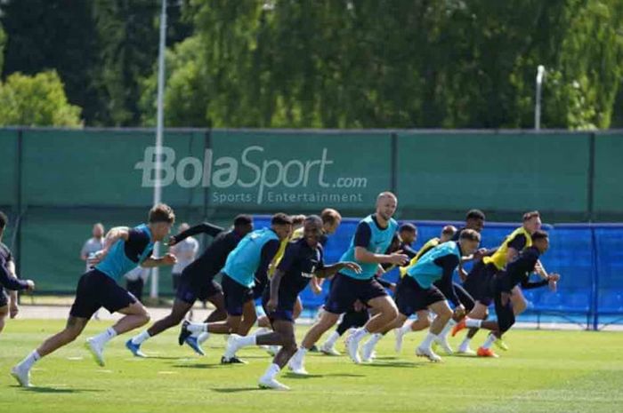  Suasana latihan terbuka timnas Inggris di Zelenogorsk, 23 Juni 2018.