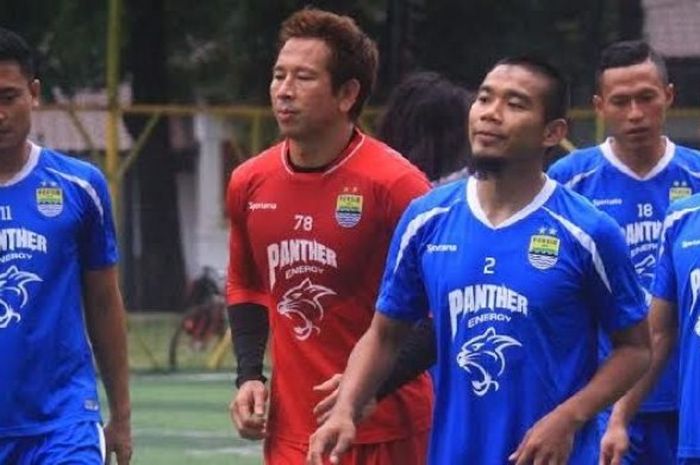 Bek Wildansyah (2) yang musim 2017 bakal jadi bagian Persib sudah gabung latihan skuat Maung Bandung