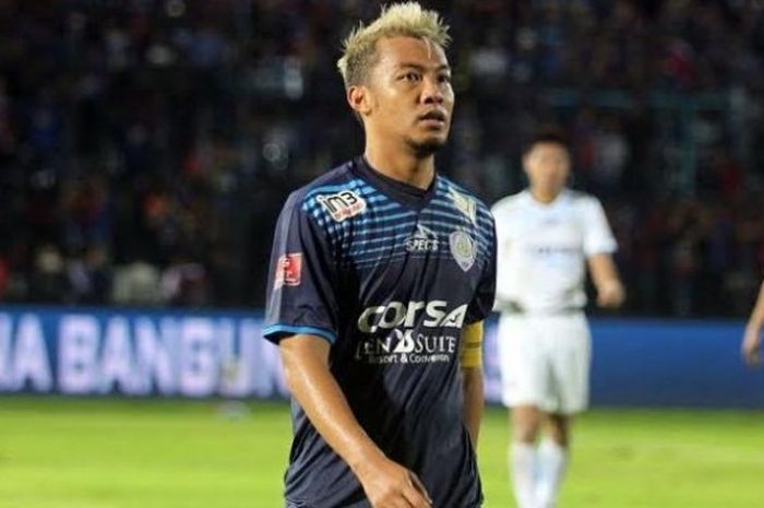 Bek sekaligus kapten Arema Cronus, Hamka Hamzah sementara menjadi pemain belakang paling sering mencetak gol pada TSC 2016. 