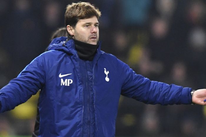 Ekspresi manajer Tottenham Hotspur, Mauricio Pochettino, di sela-sela pertandingan Liga Inggris 2017-2018 menghadapi Watford di Stadion Vicarage Road, Watford, Inggris, pada Sabtu (2/12/2017).