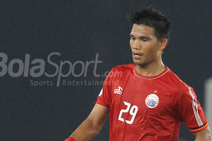 Aksi Sandi Sute pada pertandingan penyishan Grup H Piala AFC 2018 melawan Tampines Rovers di Stadion Utama Gelora Bung Karno, Rabu (28/2/2018). 