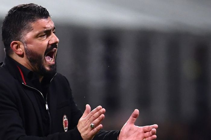  Ekspresi pelatih AC Milan, Gennaro Gattuso, dalam laga leg kedua babak 32 besar Liga Europa kontra Ludogorets di Stadion San Siro, Milan, Italia, pada 22 Februari 2018. 