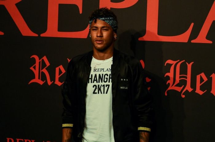 Striker FC Barcelona, Neymar, menghadiri acara fesyen di Shanghai, China, pada 31 Juli 2017.