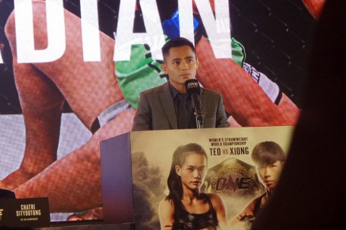 Petarung One Championship, Stefer Rahardian, menghadiri sesi konferensi pers jelang ONE: Kings Of Courage, di Jakarta, Kamis (18/1/2018).