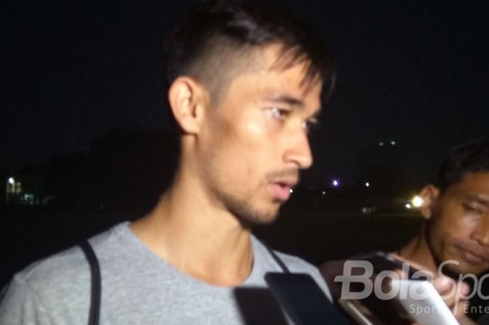 Gavin Kwan Adsit dalam jumpa pers usai latihan bersama Timnas U-22.