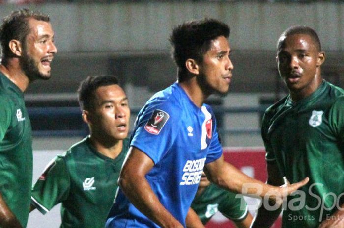 Dua pemain asing PSMS, Reinaldo Lobo (kiri) dan Sadney Urikhob (kanan) dianggap menunjukan performa menjanjikan.