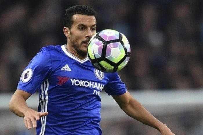 Pemain Chelsea, Pedro Rodriguez, tampil dalam laga Premier League kontra Manchester United di Stadion Stamford Bridge, 23 Oktober 2016.