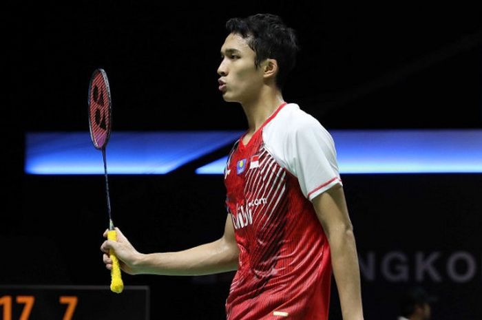 Pebulu tangkis tunggal putra Indonesia, Jonatan Christie, bereaksi pada partai ketiga penyisihan terakhir Grup B Piala Thomas 2018 melawan Korea Selatan di Impact Arena, Bangkok, Thailand, Rabu (23/5/2018).