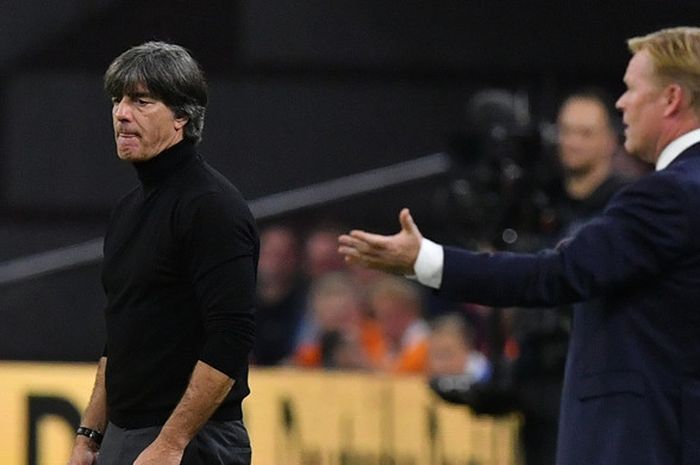 Ekspresi pelatih Jerman, Joachim Loew (kiri), dalam laga UEFA Nations League melawan Belanda di Stadion Johan Cruijff ArenA, Amsterdam, Belanda pada 13 Oktober 2018. 