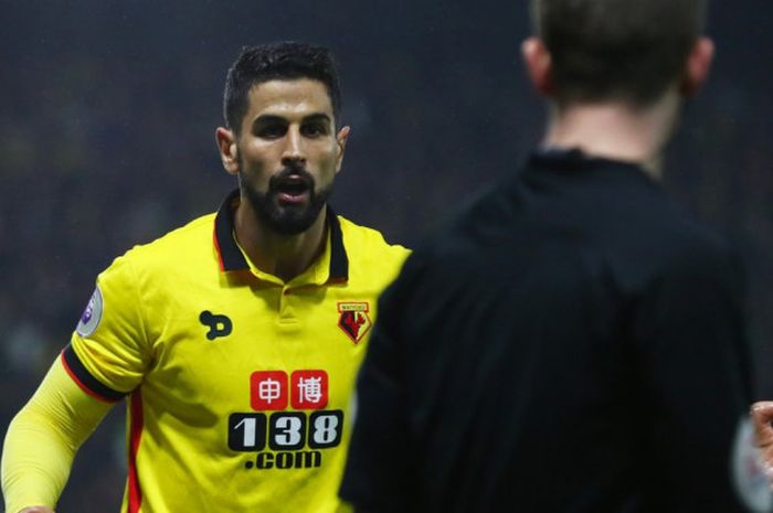 Bek Watford, Miguel Britos, menjadi pemain yang paling sering menerima kartu merah di Liga Inggris sejak awal musim 2016-2017 setelah diusir keluar lapangan dalam laga kontra Brighton and Hove Albion di Stadion Vicarage Road, Sabtu (26/8/2017).