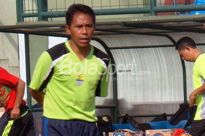  Budiman, pelatih Persib U-19. 