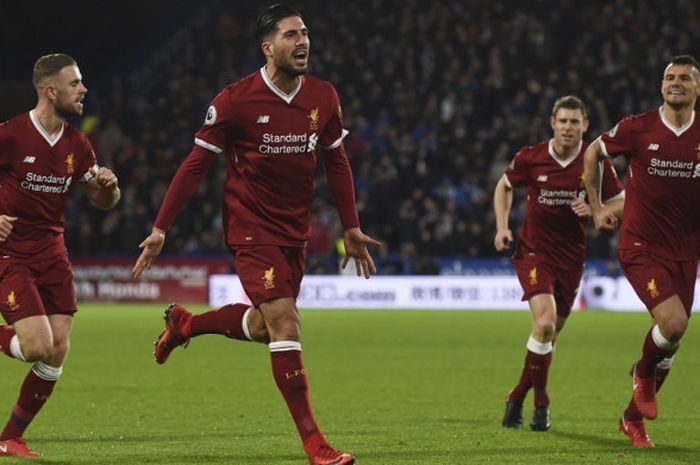 Selebrasi gelandang Liverpool, Emre Can (kedua dari kiri), seusai membobol gawang Huddersfield Town dalam laga Liga Inggris 2017-2018 di Stadion John Smith's, Huddersfield, Inggris, pada Selasa (30/1/2018).