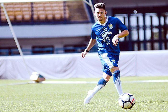 Gelandang Persib Bandung, Kim Jeffrey Kurniawan.  