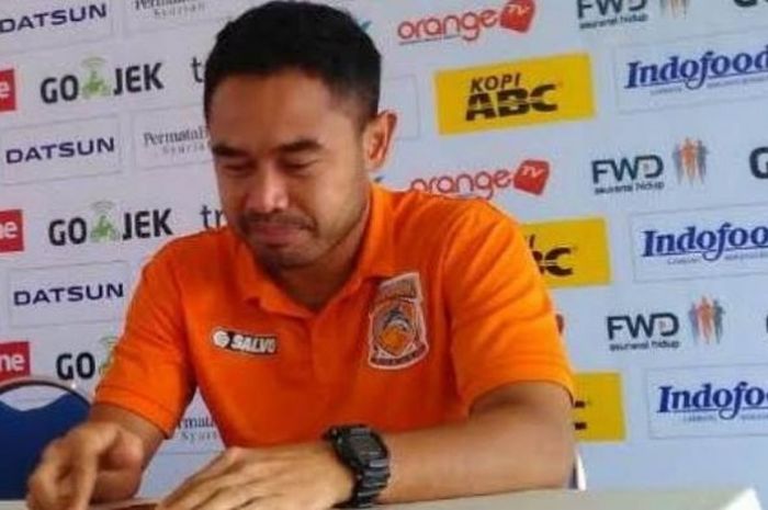 Kapten Borneo FC, Ponaryo Astaman dalam sesi jumpa pers pra-laga timnya yang dijamu Persib di Graha Persib, Jalan Sulanjana, Kota Bandung, Jumat (19/5/2017). 