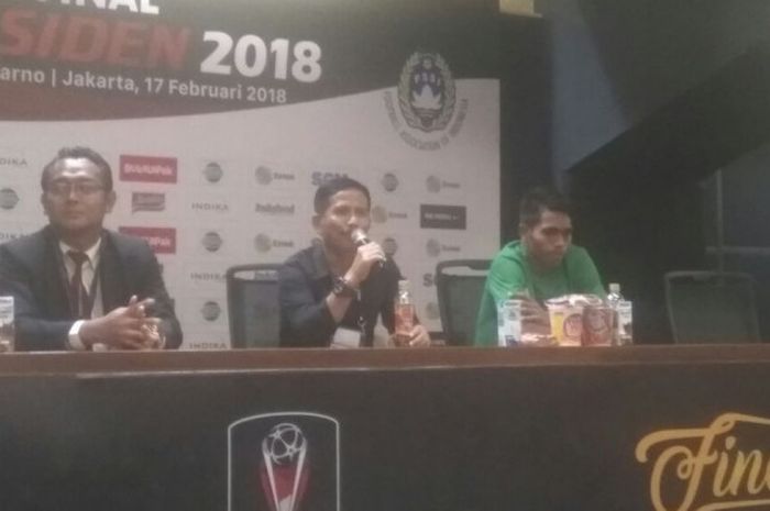 Pelatih PSMS Medan, Djadjang Nurdjaman, dalam konferensi pers usai laga perebutan peringkat ketiga Piala Presiden 2018 di Stadion Utama Gelora Bung Karno, Sabtu (17/2/2018)