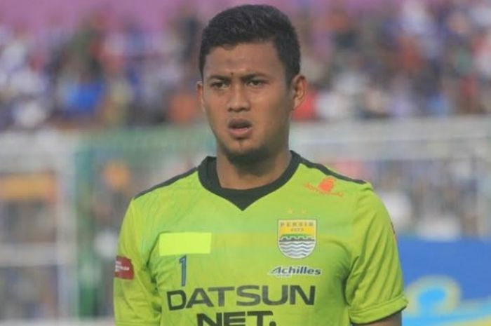 Kiper Muhammad Natshir dimainkan sejak menit pertama oleh pelatih Dejan Antonic saat Persib menang atas PSGC di Stadion Galuh, Ciamis, Minggu (10/4/2016). 