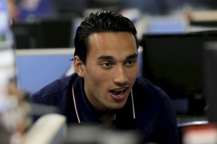 Striker timnas Indonesia, Ezra Walian mengunjungi kantor redaksi Juara.net, Palmerah Barat, Jakarta, Sabtu (20/5/2017). 