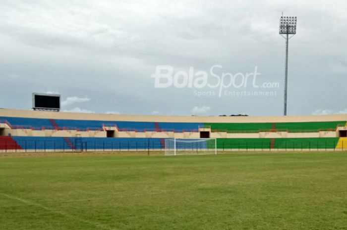 Salah satu dari empat penerang stadion yang terpasang di sudut-sudut lapangan Stadion Sultan Agung Bantul.