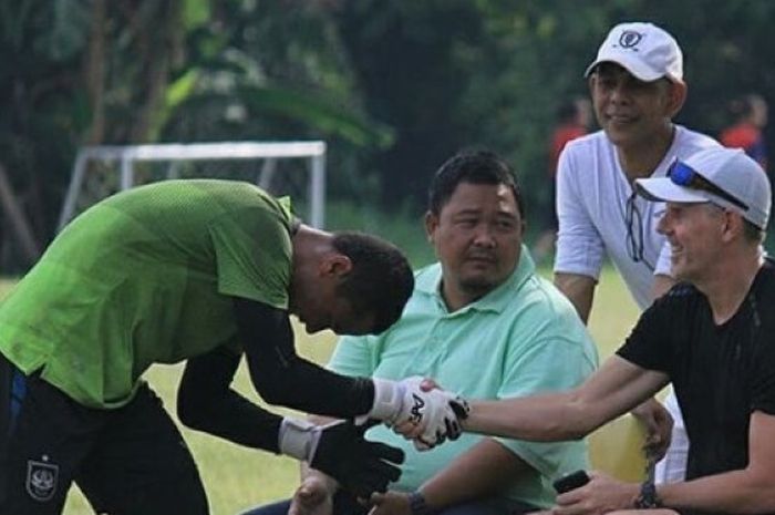 pelatih kiper PSIS Semarang dari Australia, Andy Petterson.