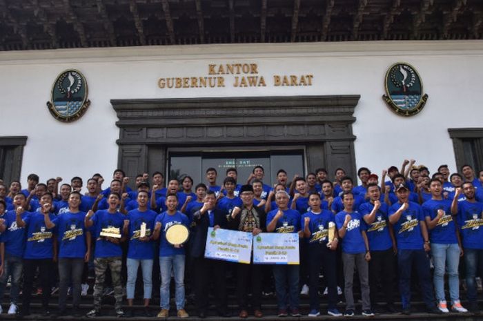 Pemain Diklat Persib dapat undangan Gubernur Jawa Barat, Ridwan Kamil, Jumat (14/12/2018).