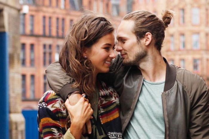 Daley Blind (kanan) bersama Candy Rae Fleur