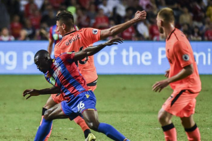 Aksi Marko Grujic saat membela Liverpool FC dalam laga kontra Crystal Palace di Hong Kong Stadium, 19 Juli 2017