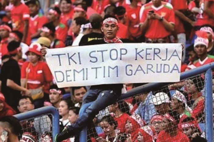 Aksi Tenaga Kerja Indonesia di negeri Malaysia demi mendukung Timnas U-22 Indonesia