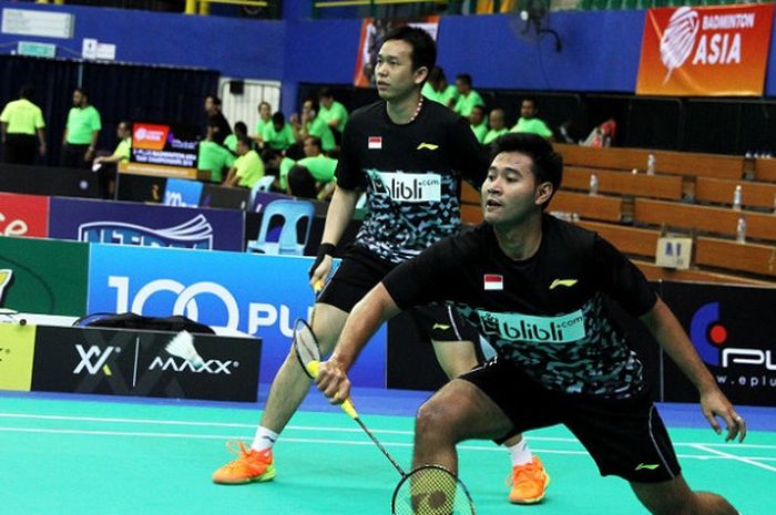  Pasangan ganda putra Indonesia, Hendra Setiawan/Angga Pratama, tampil pada partai keempat menghadapi Filiipina pada Kejuaraan Asia Beregu 2018 yang berlangsung di Stadium Sultan Abdul Halim, Rabu (7/2/2018). 