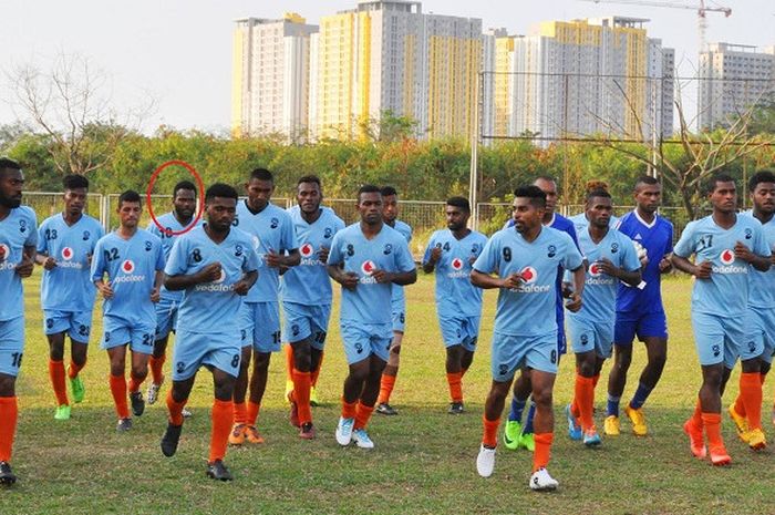 Para pemain timnas Fiji saat menggelat latihan