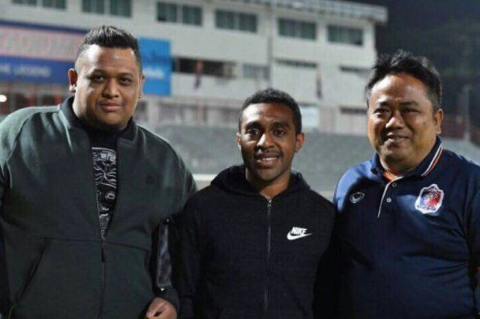 Terens Puhiri saat diperkenalkan di klub Port FC.