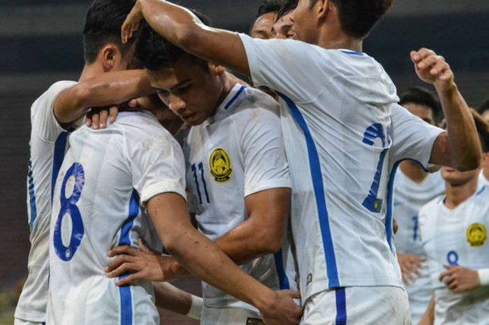  Para pemain timnas U-23  Malaysia berselebrasi melawan timnas U-23 Uni Emirat Arab pada laga ujicoba di Stadion Shah Alam, Jumat (10/8/2018) 