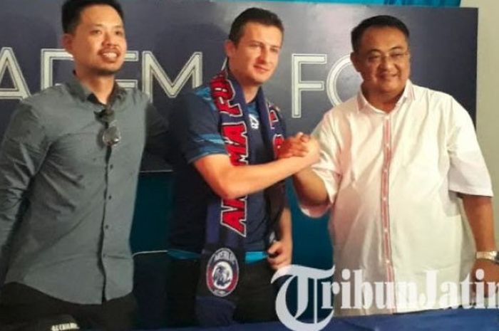 Balsa Bozovic diperkenalkan Arema FC di markas klub pada Rabu (7/3/2018).