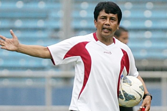 Jafri Sastra memimpin latihan Mitra Kukar, 2 Juli 2014.