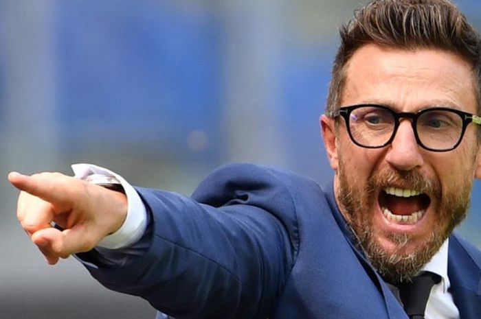 Reaksi pelatih AS Roma, Eusebio Di Francesco, dalam partai Liga Italia melawan Chievo Verona di Stadion Olimpico Roma, 16 September 2018.