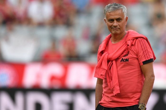 Ekspresi pelatih Manchester United, Jose Mourinho, sebelum dimulainya sesi latihan tim di Allianz Arena, Muenchen, Jerman pada 5 Agustus 2018.