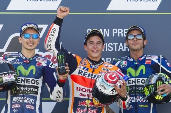 Dari kiri ke kanan, Jorge Lorenzo (Movistar Yamaha), Marc Marquez (Repsol Honda), Valentino Rossi (M