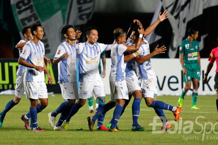 PSIS pemain rayakan gol saat laga uji coba lawan PSS Sleman.