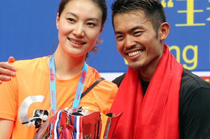 Tunggal putri China, Xie Xingfang (kiri), dan sang suami, Lin Dan.