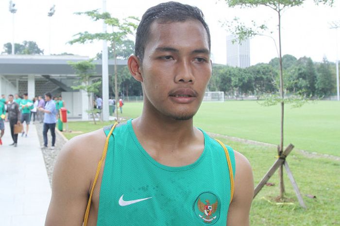 Bek Barito Putera, Dandi Maulana Abdulhak, pada training camp (TC) timnas U-23 Indonesia di Lapangan ABC, Senayan, Jakarta Pusat, Selasa (20/2/2018).