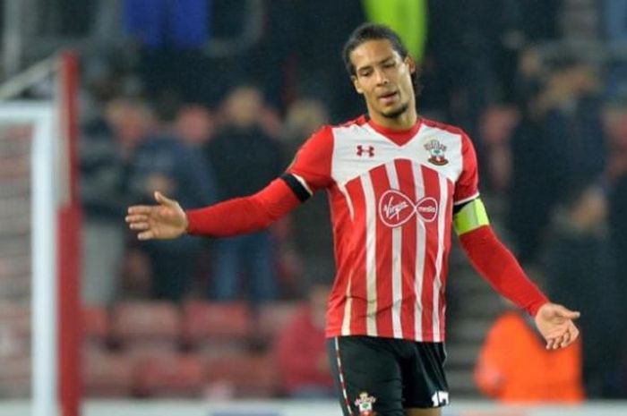 Virgi Van Dijk menunggu lampu hijau dari klubnya Southampton untung bergabubg dengan Liverpool