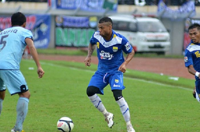 Striker Sriwijaya FC, Hilton Moreira, saat membela Persib Bandung.