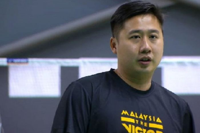 Mantan pelatih ganda putra Malaysia, Jeremy Gan, terlihat mendampingi sesi latihan anak-anak didiknya