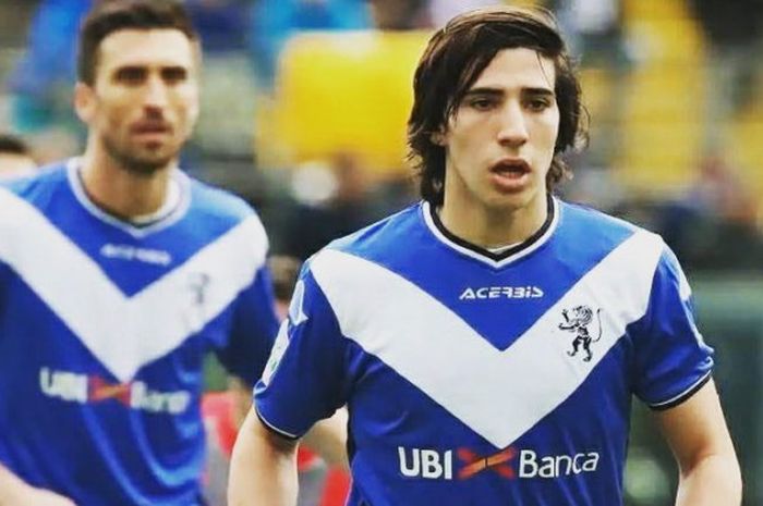 Gelandang Brescia, Sandro Tonali.