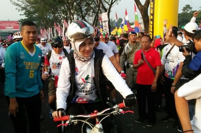 Kegiatan Gowes Pesona Nusantara juga diselenggarakan di Tangerang Selatan, Banten, pada Minggu (6/8/2017). Ribuan peserta berpartisipasi dalam kegiatan yang diinisiasi oleh Kemenpora tersebut.