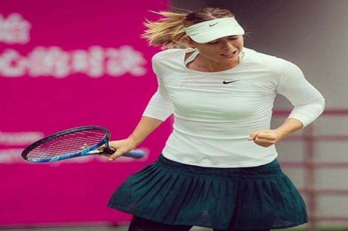 Petenis putri Rusia, Maria Sharapova saat beraksi di Tianjin Open 2017.