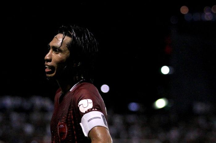 Gelandang PSM Makassar, Syamsul Chaeruddin, melakoni laga Liga 1 kontra Madura United di Stadion Andi Mattalatta, 12 November 2017.